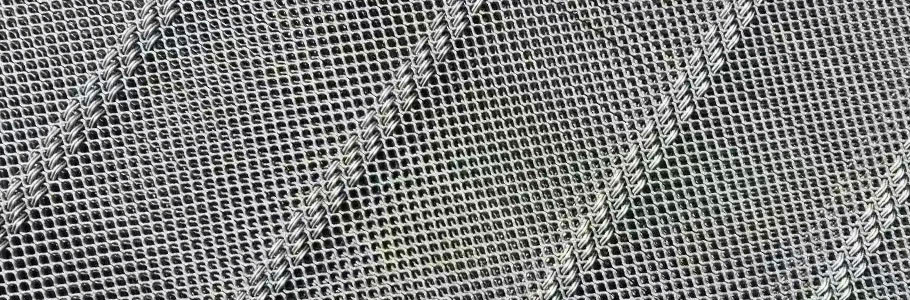 篩網(wǎng)、沖孔板、踏步板正在排隊(duì)中